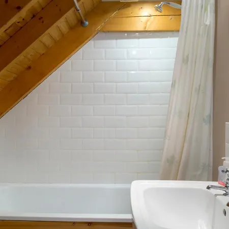 Sleeps 22 Wifi Staithes