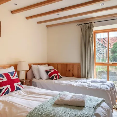 Sleeps 22 Wifi Staithes