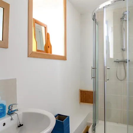 Sleeps 22 Wifi Villa Staithes